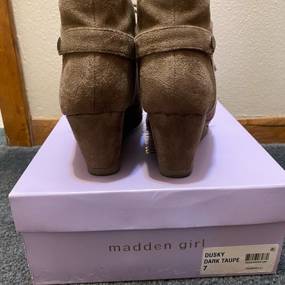 SOLD Madden Girl Wedge Booties size 7 - Picture 2 of 5